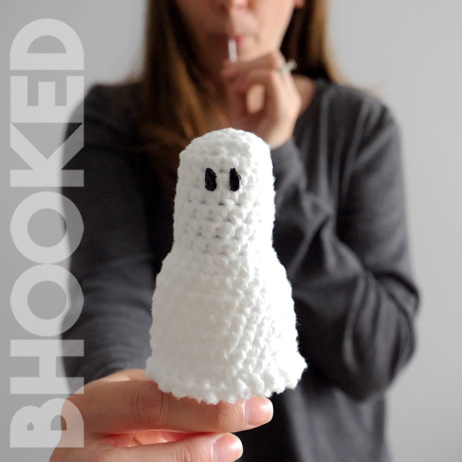 Quick Crochet Ghost Lollypop Covers