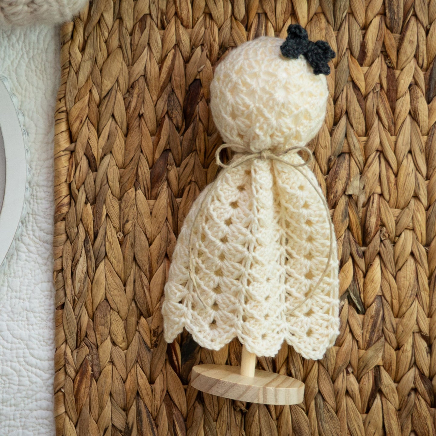 Farmhouse Crochet Ghost
