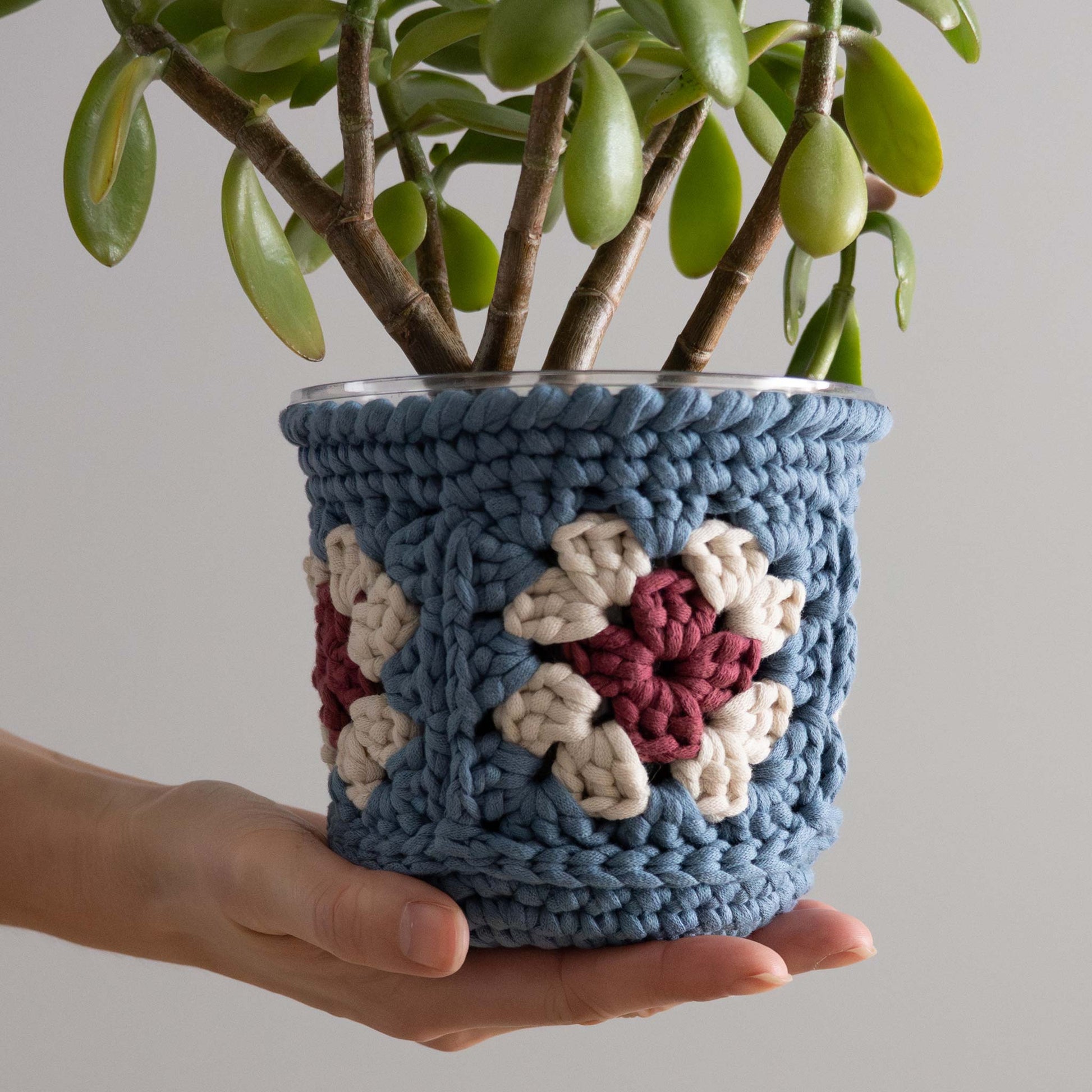 crochet plant pot cover pattern Crochet Granny Square Plant Pot Cover